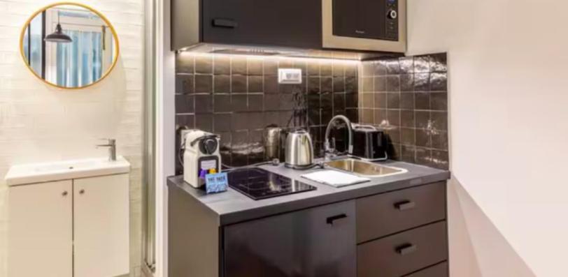 Le Shade Of Grey - Cosy & Compact - Marais Apartment
